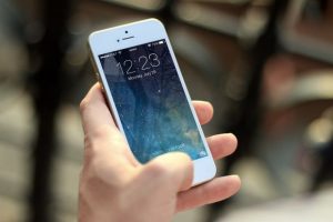 Cum contribuim la cresterea duratei de viata a unei baterii iPhone?