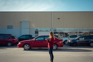 Există companii de închirieri auto cu pachete de servicii personalizate?