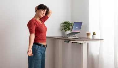 Unde găsești cele mai bune birouri reglabile și de ce Infinity ar trebui să fie prima ta oprire